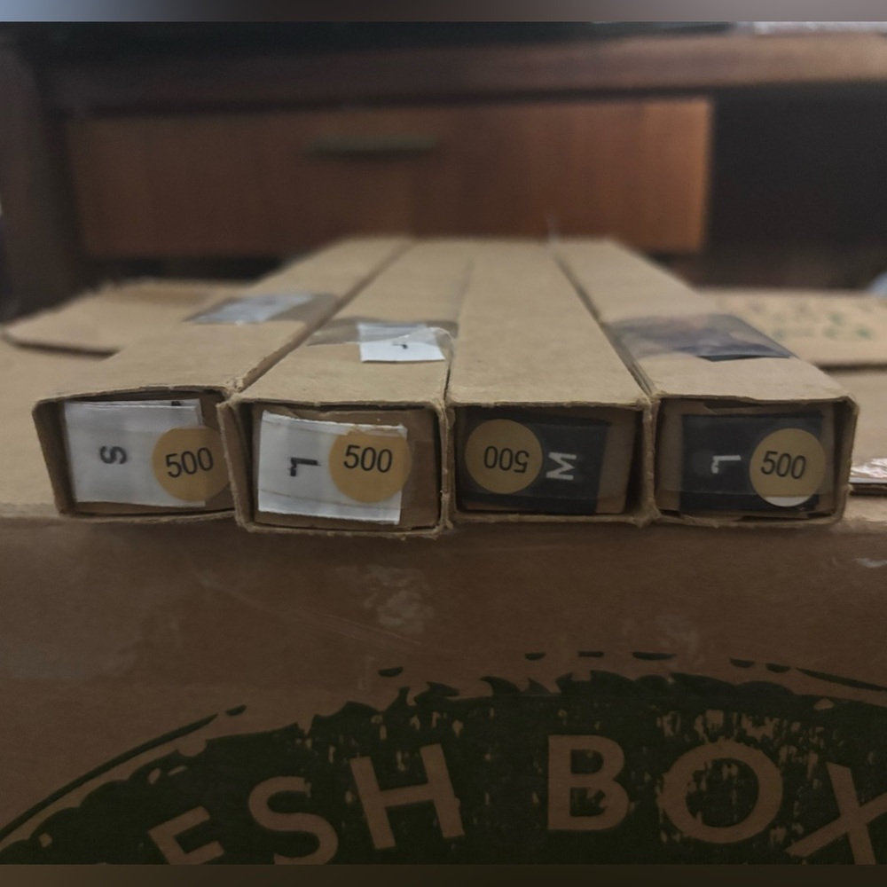 4 boxes of size label